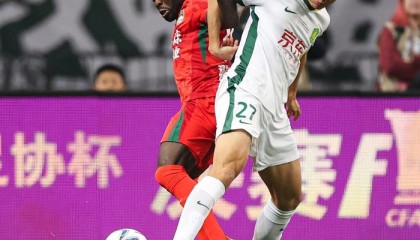 开云-时隔7年再度加冕！法比奥帽子戏法，国安3-0河南五夺足协杯冠军