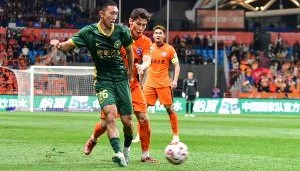 孙国文：梭鱼湾的球迷氛围全国有名，这次回去踢球还是挺期待